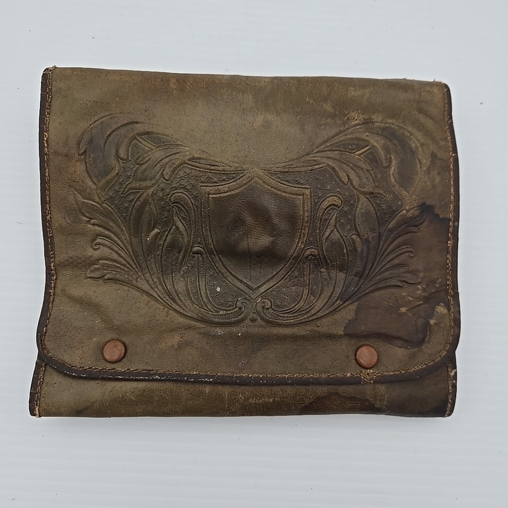 Antique 1900-1920 Tooled Leather Celluloid Travel Manicure‎ Set Snap close